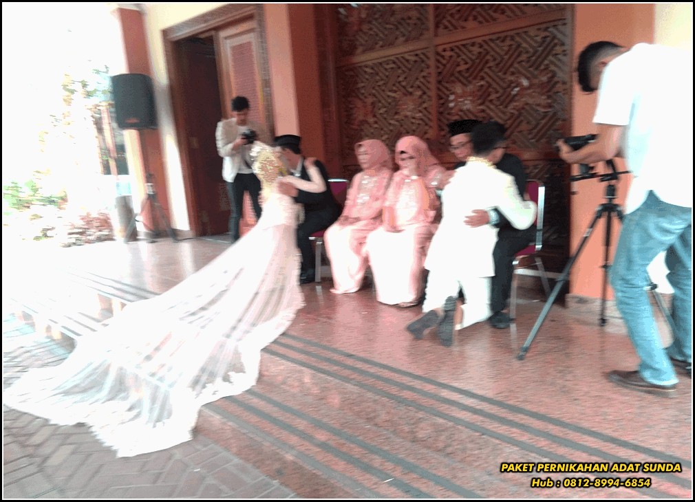 Biaya Resepsi Pernikahan Adat Sunda Duren Tiga Jakarta Telp : 0812-1038-6727