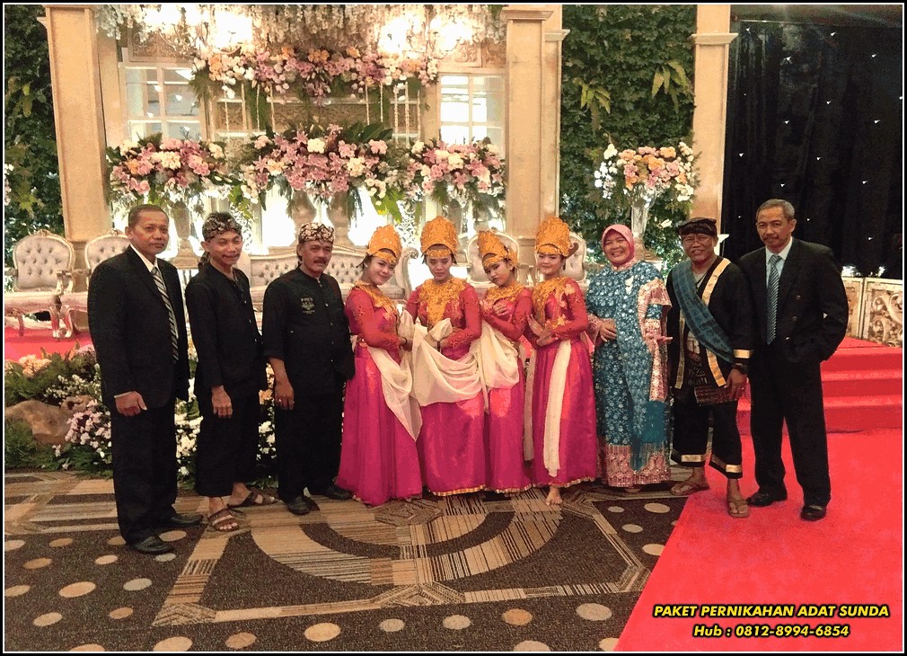 Pernikahan Adat Sunda Tanjakan Mekar Tangerang Telp : 0812-1038-6727